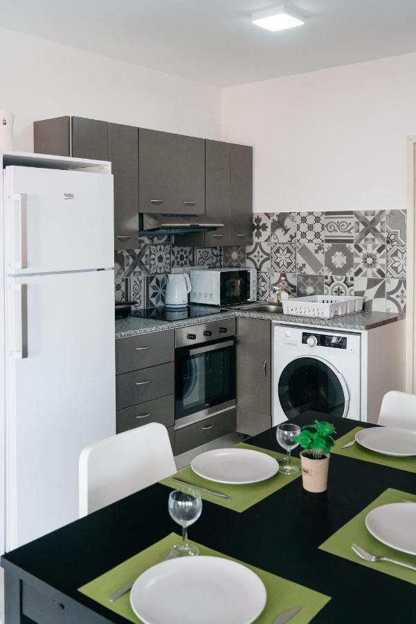 Seasunlove Apt. Apartment Larnaca Exterior photo